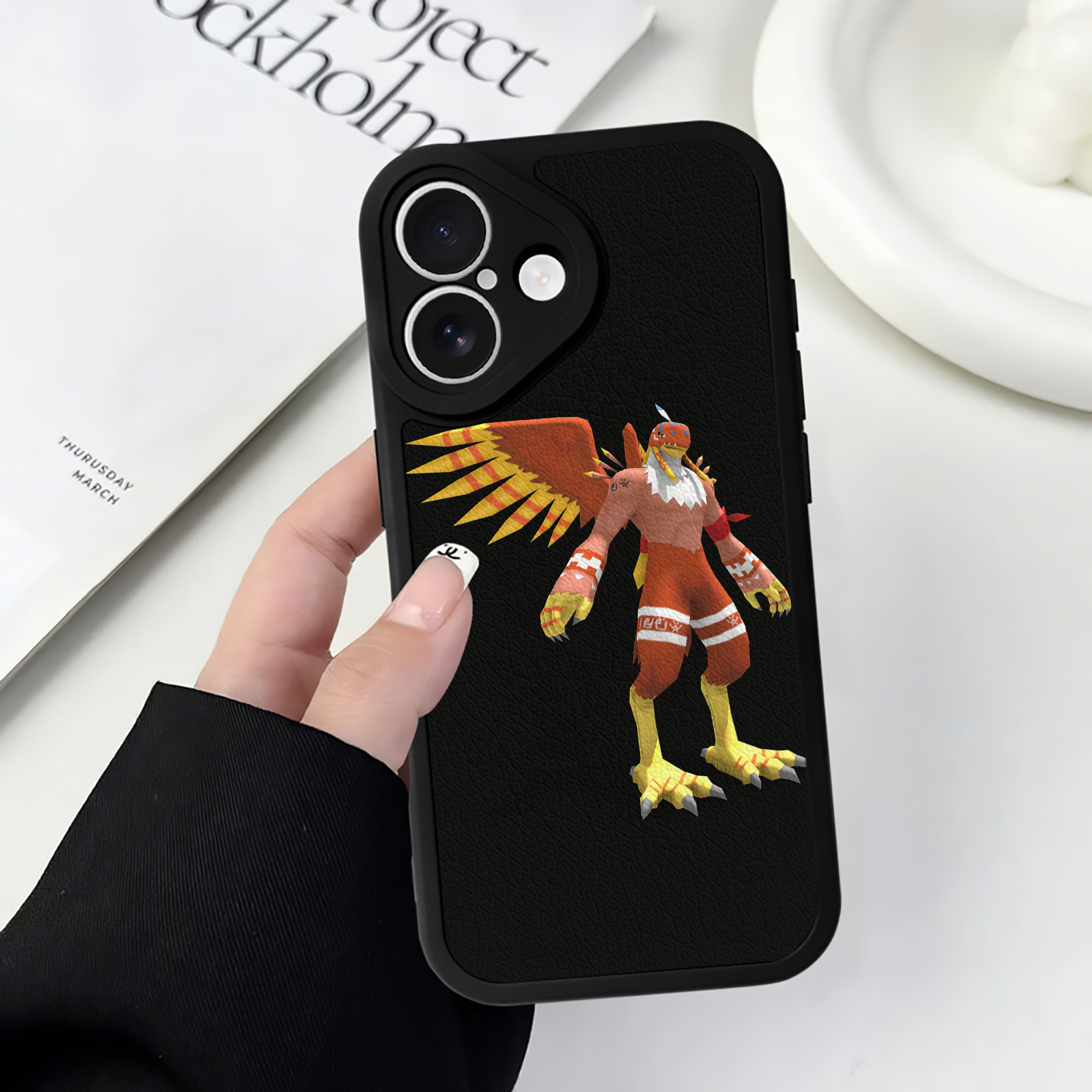 （画像用） Digimon デジタルモンスター/デジモン 【iPhone 16シリーズ対応】シリコンスマホケース（レザー調） 材質：シリコン